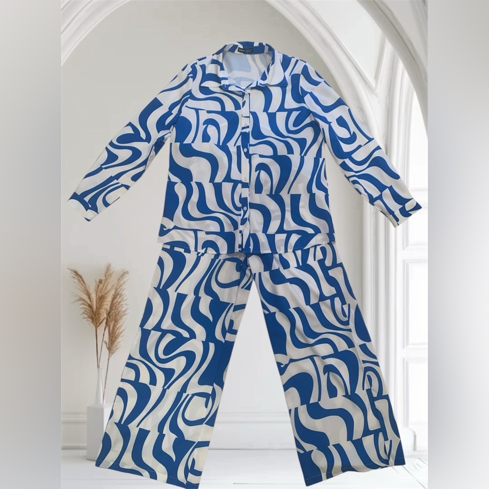 SHEIN Womans Pant Set with wife leg Blue and White Swirl pattern